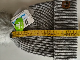 Gorro Jail Jam gris con pompón