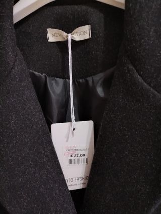 Cappotto grigio scuro con cintura