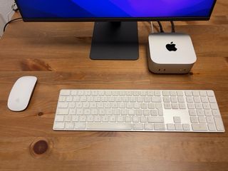 Mac Mini M4 16GB + Teclado y Trackpad Apple