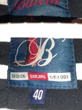 Chaqueta impermeable roja