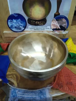 CUENCO TÍBET 21,7 C JHUMKA 1843 G HECHO A MANO