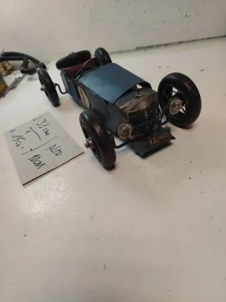 Coche antiguo azul decoración