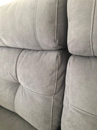 Sofá 2 plazas tapizado gris SEMINUEVO