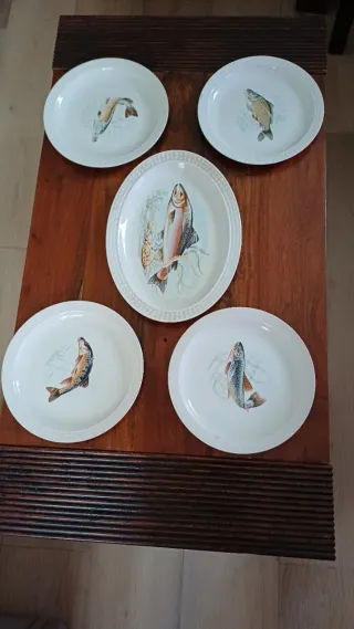 Fuente y platos de pescado Pontesa