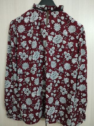 Blusa Jennifer fantasia floreale