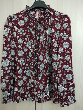 Blusa Jennifer fantasia floreale