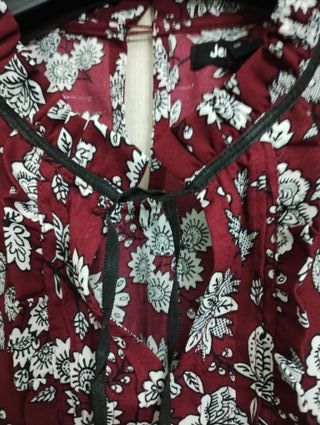 Blusa Jennifer fantasia floreale