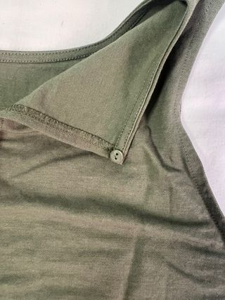 Top de tirante ancho de Mango en color caqui