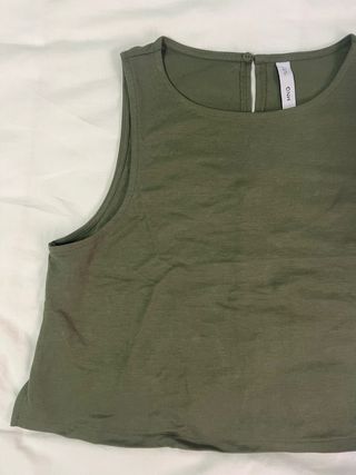 Top de tirante ancho de Mango en color caqui