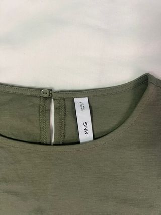 Top de tirante ancho de Mango en color caqui