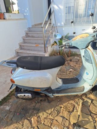 Vespa Scooter Automática