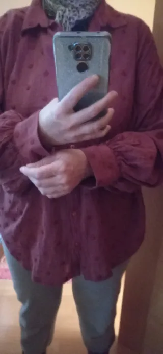 Camisa color vino Pull&Bear