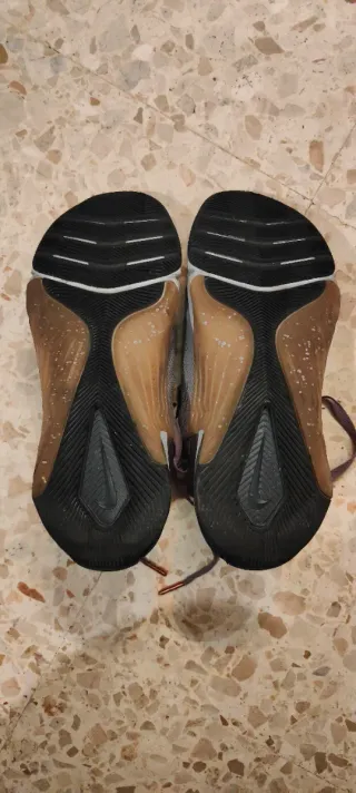 Zapatillas Nike Metcon grises y negras