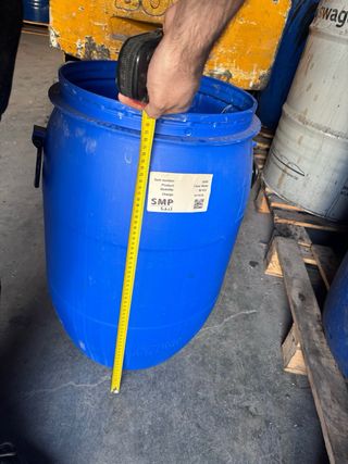 Bidones 60 litros 2€, Palets de 27 por 54€.