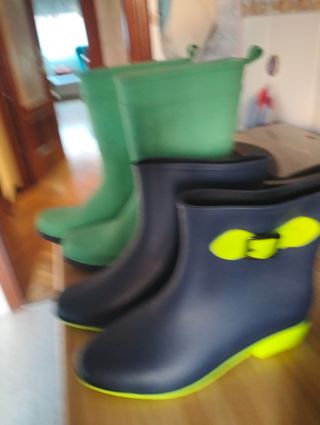 Lote Botas de Agua Azul y Verde. Dos pares 17€