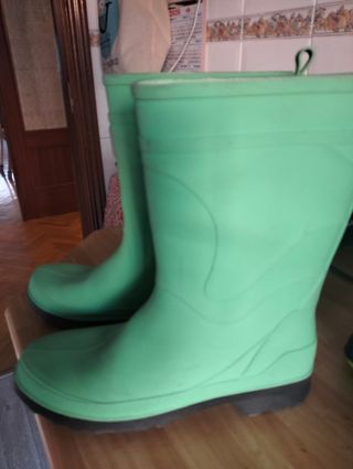 Lote Botas de Agua Azul y Verde. Dos pares 17€