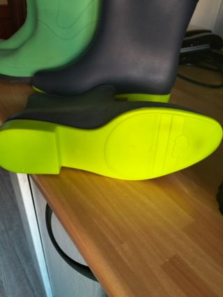 Lote Botas de Agua Azul y Verde. Dos pares 17€