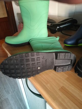 Lote Botas de Agua Azul y Verde. Dos pares 17€