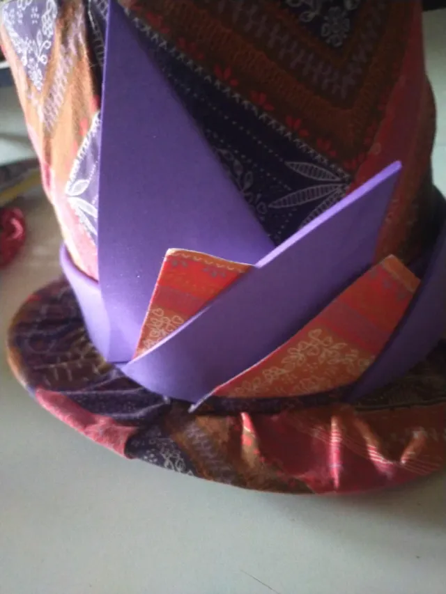 Mantello e cappello fatto a mano