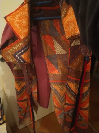 Mantello e cappello fatto a mano