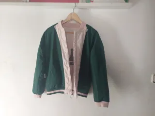 Cazadora bomber Eva Castro beige y verde