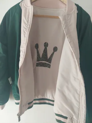 Cazadora bomber Eva Castro beige y verde