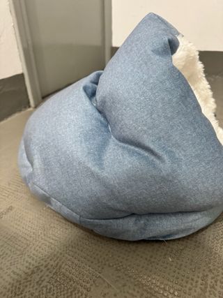 Cama Cueva para Gatos Azul y Blanca