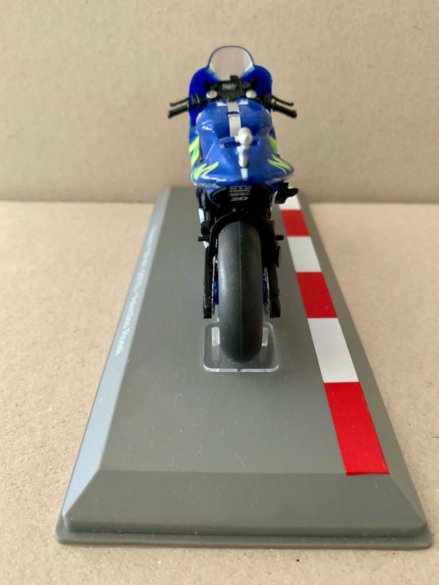 Yamaha YZR M1 Valentino Rossi 2015 Moto GP 1:18