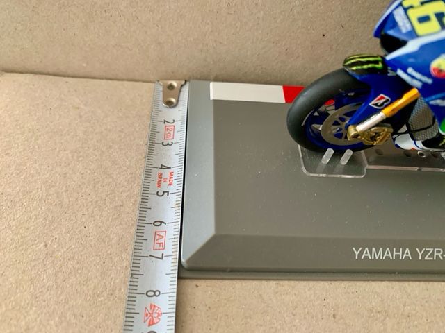 Yamaha YZR M1 Valentino Rossi 2015 Moto GP 1:18