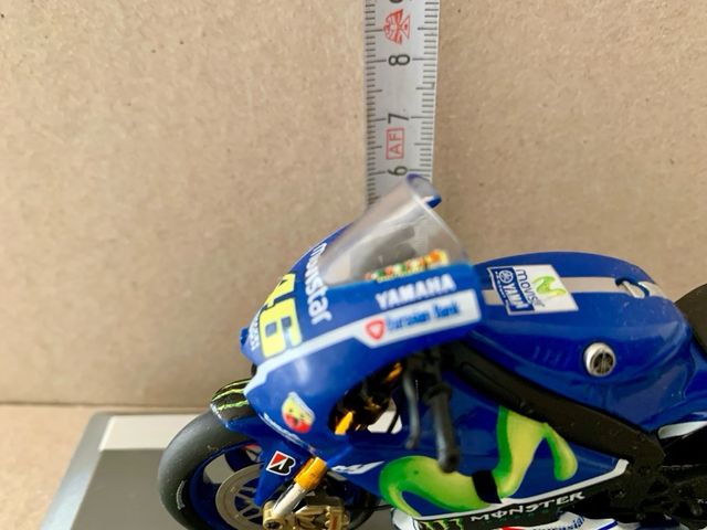 Yamaha YZR M1 Valentino Rossi 2015 Moto GP 1:18