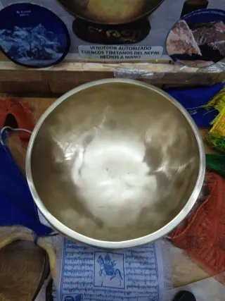 CUENCO TÍBET 20 C JHUMKA 1369 G HECHO A MANO