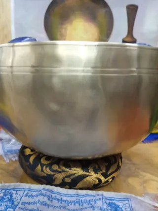 CUENCO TÍBET 20 C JHUMKA 1369 G HECHO A MANO