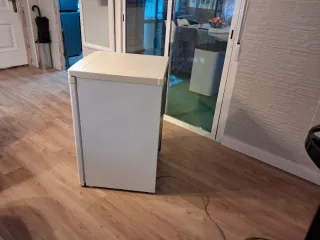 Nevera pequeña blanca