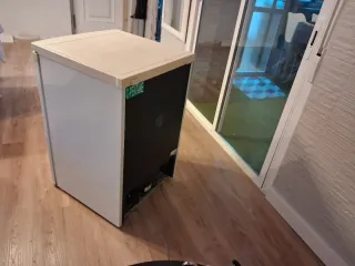 Nevera pequeña blanca