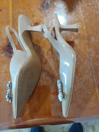 Zapatos tacón Zara beige pedrería