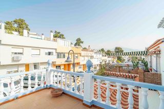 Casa adosada en venta en Las Lagunas en Mijas
