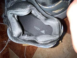Adidas Yeezy Boost 700 V3 Talla 43
