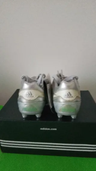 Scarpe calcio Adidas tg. 28 nuove