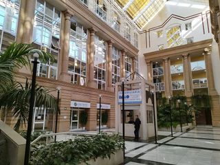 Oficina en alquiler en La Buhaira en Sevilla