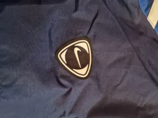 Chaqueta Impermeable Nike Azul y Blanca