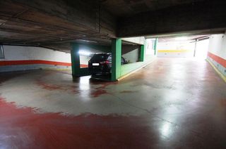 Garaje en venta en Artigas - Llefià en Badalona