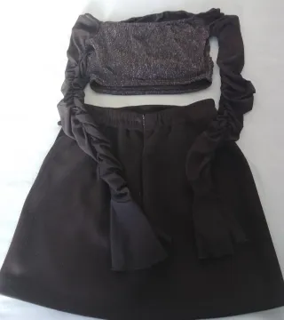 Conjunto Falda Bershka talla M . Top Shein talla S