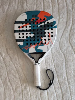 Pala pádel Bullpadel Ionic Light 2025