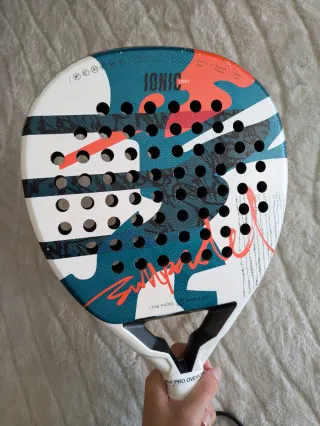 Pala pádel Bullpadel Ionic Light 2025