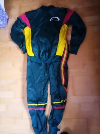 Chándal militar verde y amarillo