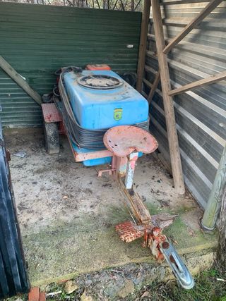 Remolque cuba con motor