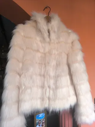 Chaqueta de pelo rosa espectacular