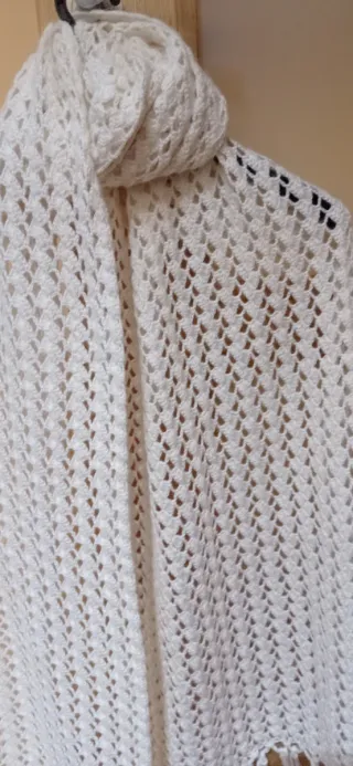 Bufanda beige hecha a mano