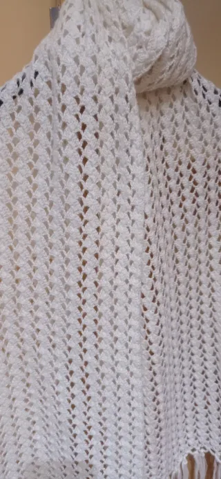 Bufanda beige hecha a mano