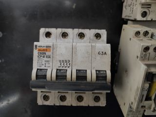 Interruptores automáticos Merlin Gerin